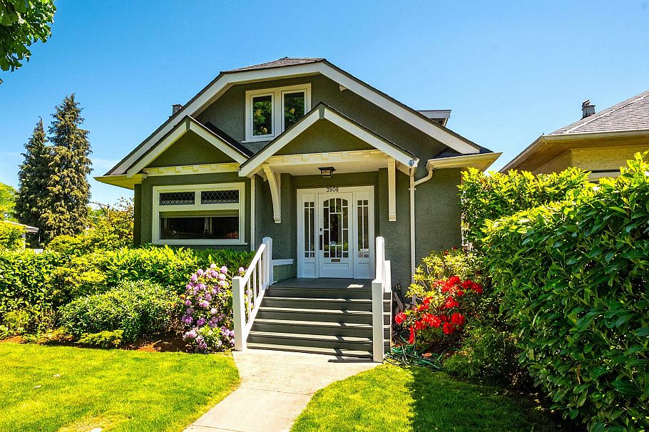 3908 Blenheim Street Vancouver, BC - 1