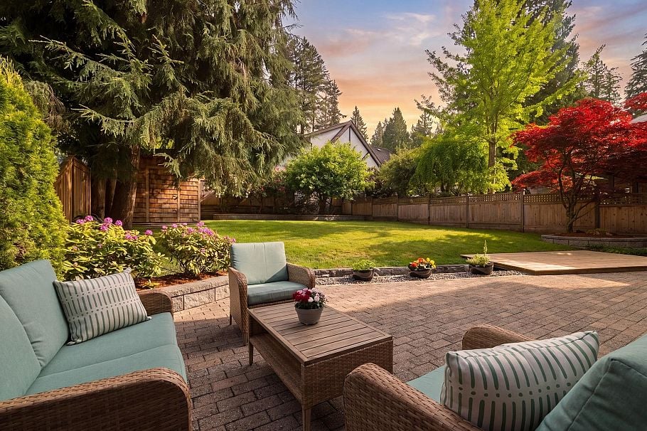 676 Wellington Drive North Vancouver, BC - 30