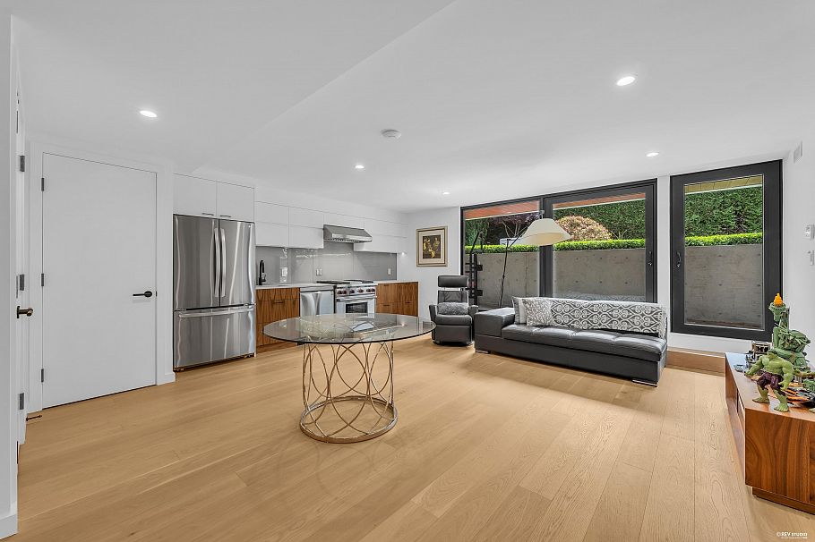 4275 Chelsea Crescent North Vancouver, BC - 31