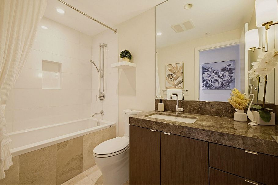906 112 E 13th Street North Vancouver, BC - 23