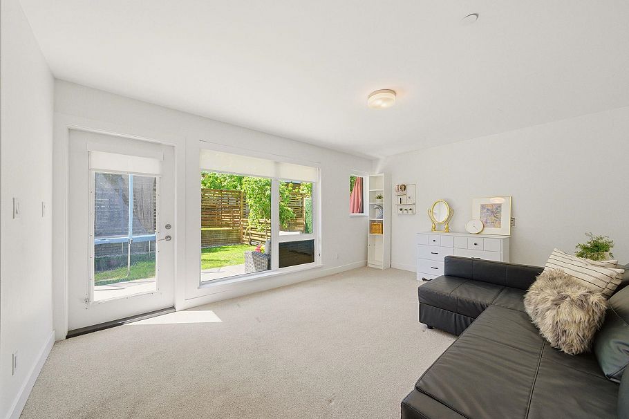 59 3597 Malsum Drive North Vancouver, BC - 31