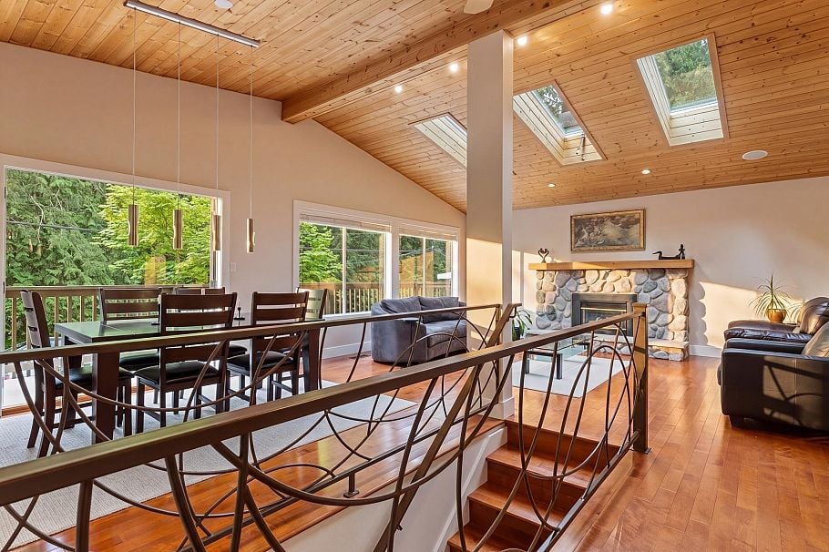 676 Wellington Drive North Vancouver, BC - 3