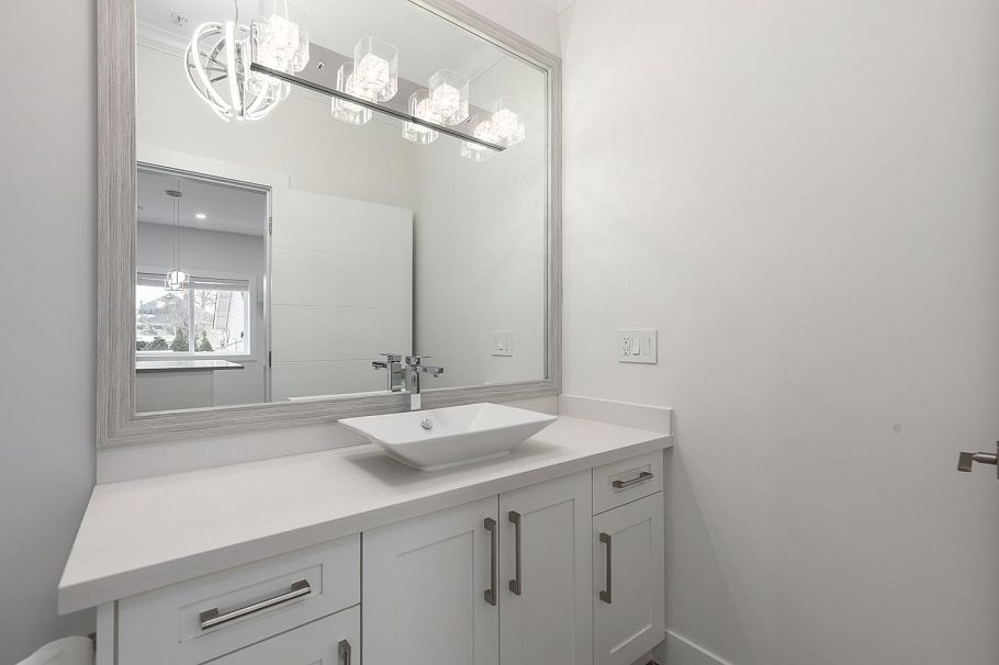 2255 E 35th Avenue Vancouver, BC - 16