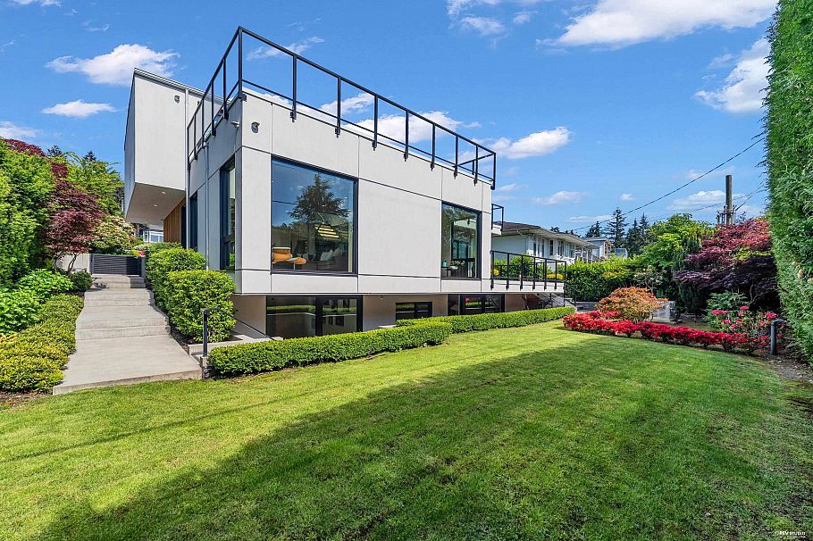 4275 Chelsea Crescent North Vancouver, BC - 35
