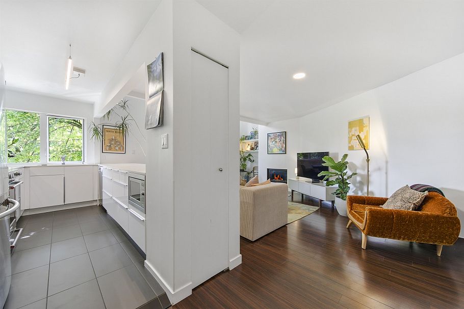 201 3465 Glen Drive Vancouver, BC - 16