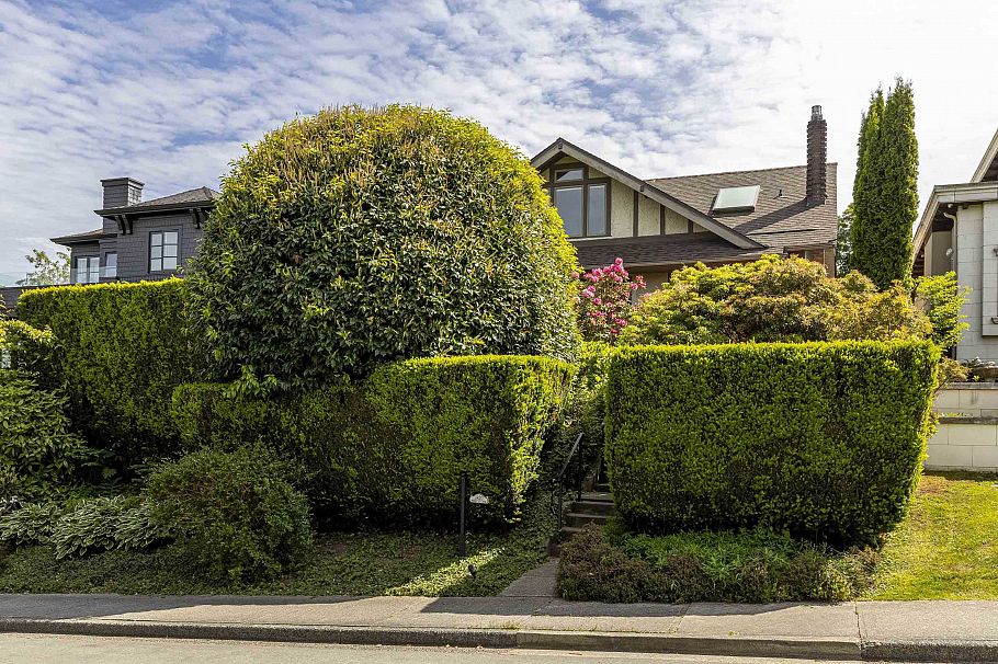3820 W 12th Avenue Vancouver, BC - 10