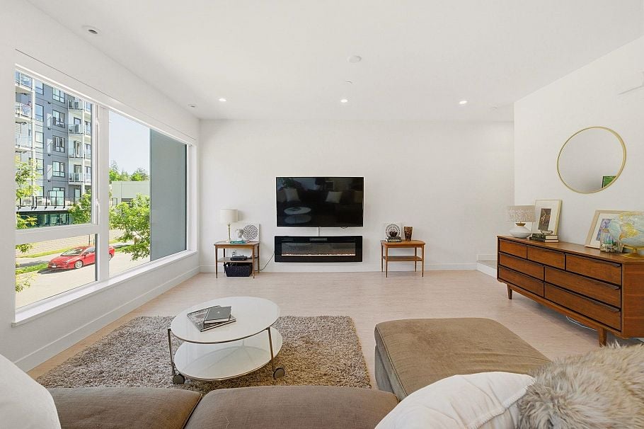 59 3597 Malsum Drive North Vancouver, BC - 16