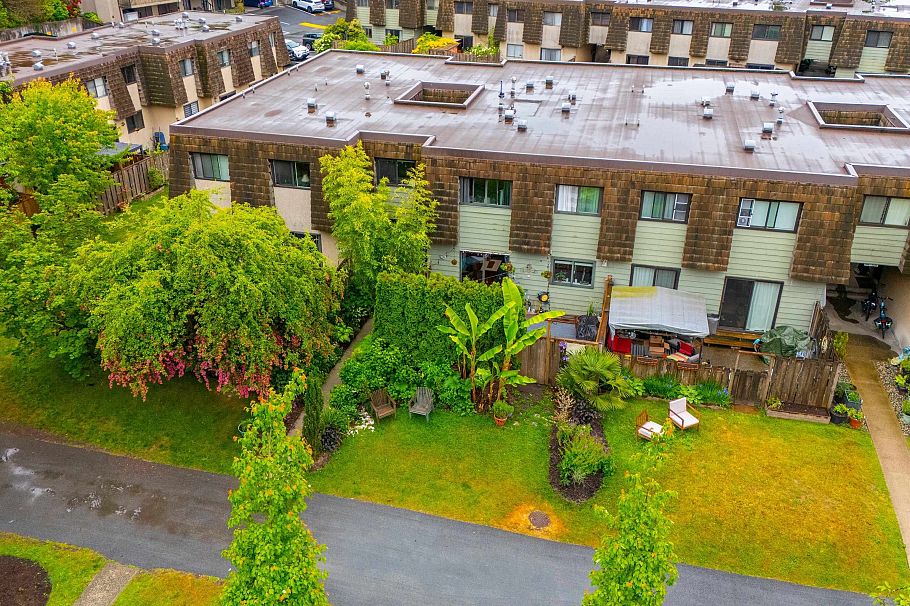 1126 Premier Street North Vancouver, BC - 31