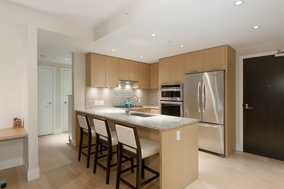 608 150 W 15th Street North Vancouver, BC - 5