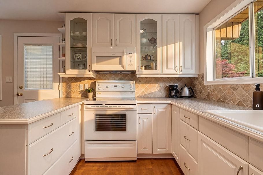 676 Wellington Drive North Vancouver, BC - 12