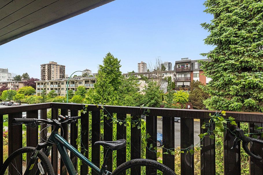 305 175 E 4th Street North Vancouver, BC - 11