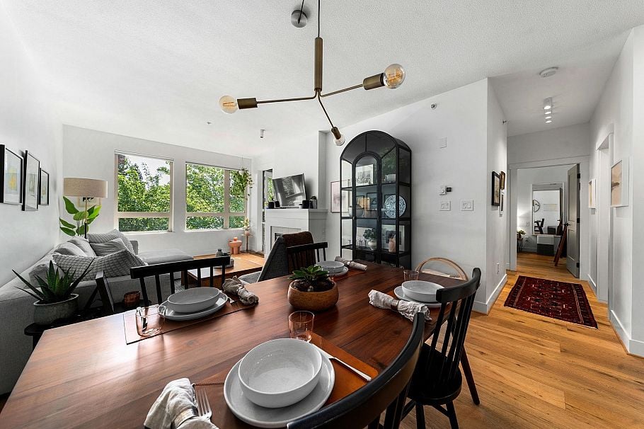 412 2601 Whiteley Court North Vancouver, BC - 16