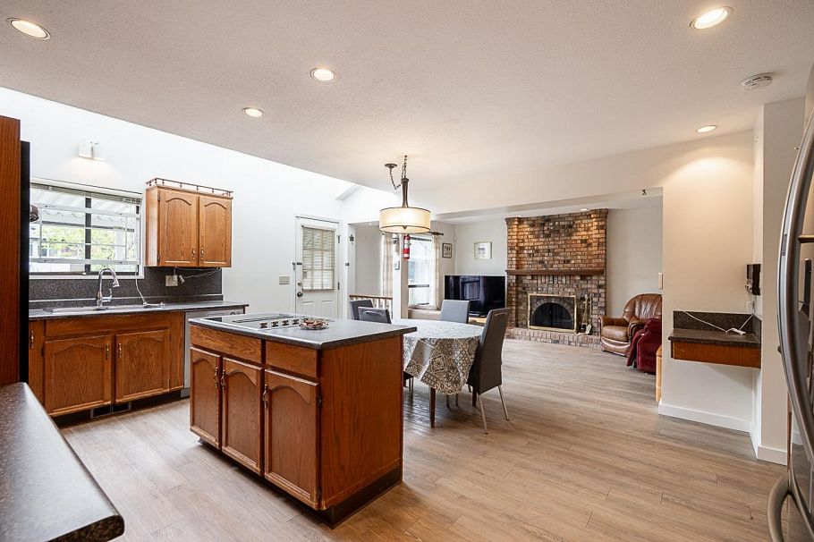 2235 W 16th Avenue Vancouver, BC - 27