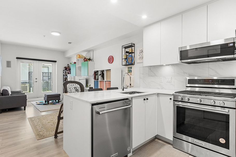102 2688 Duke Street Vancouver, BC - 8