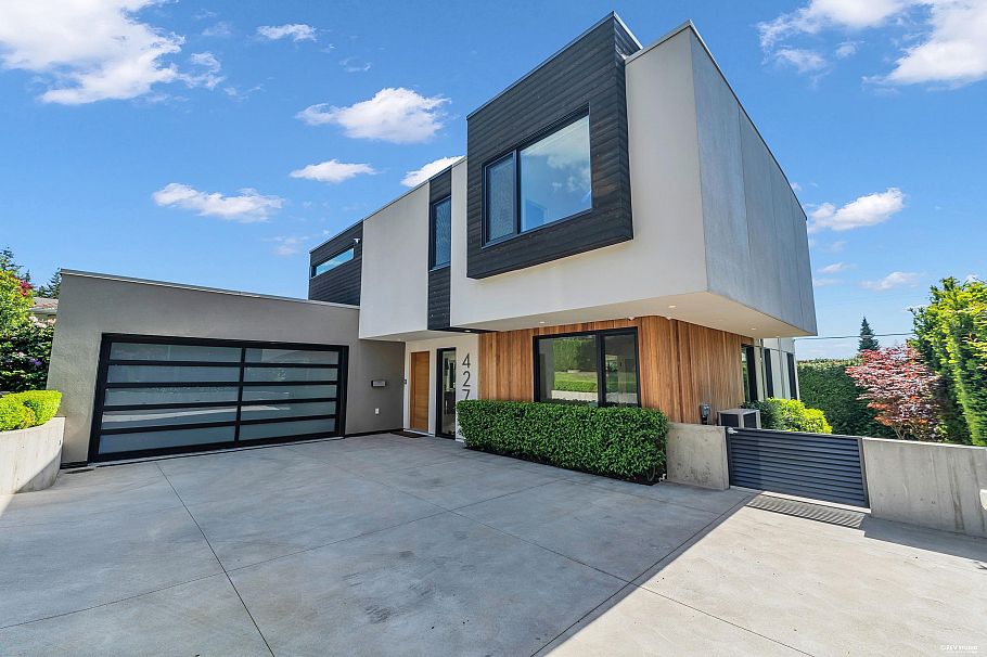 4275 Chelsea Crescent North Vancouver, BC - 3
