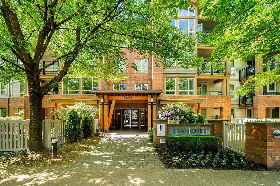 412 2601 Whiteley Court North Vancouver, BC - 1