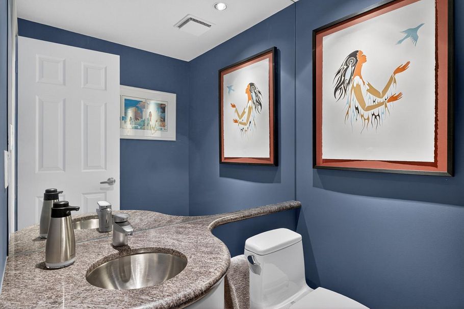 1261 W 7th Avenue Vancouver, BC - 21