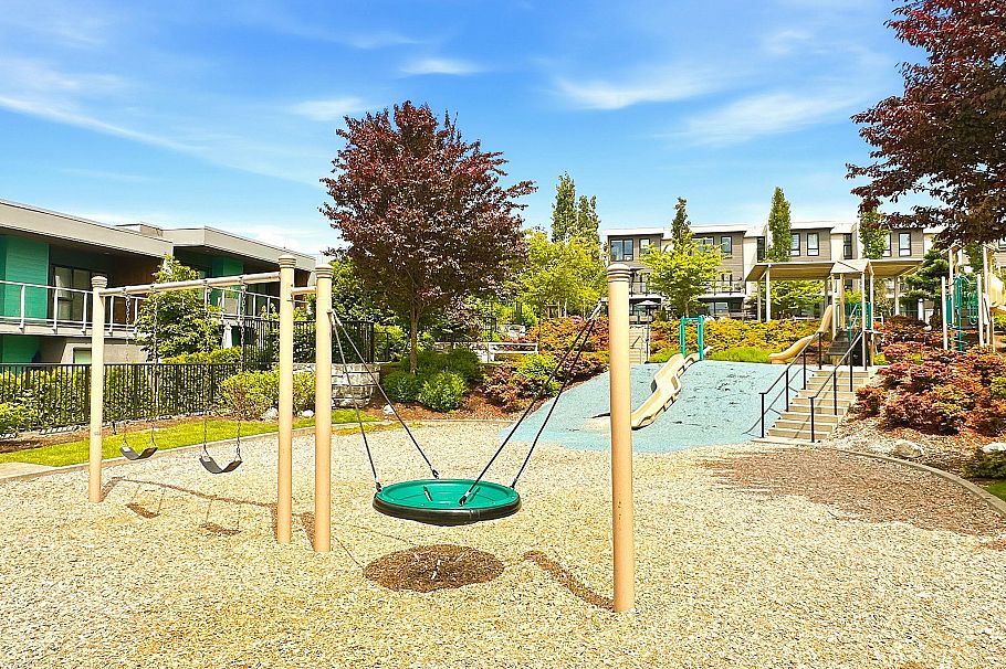 59 3597 Malsum Drive North Vancouver, BC - 36