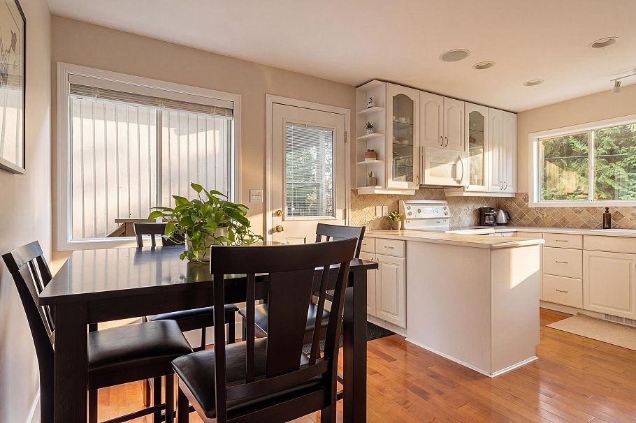 676 Wellington Drive North Vancouver, BC - 13