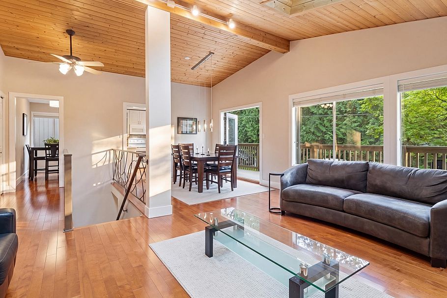 676 Wellington Drive North Vancouver, BC - 14