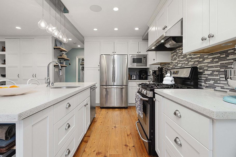 1126 Premier Street North Vancouver, BC - 12