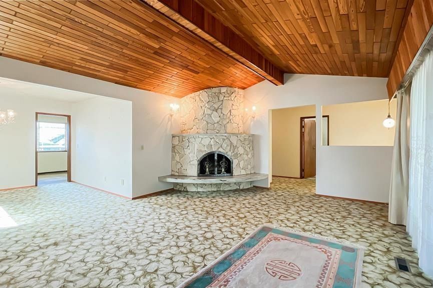 550 E 55th Avenue Vancouver, BC - 3