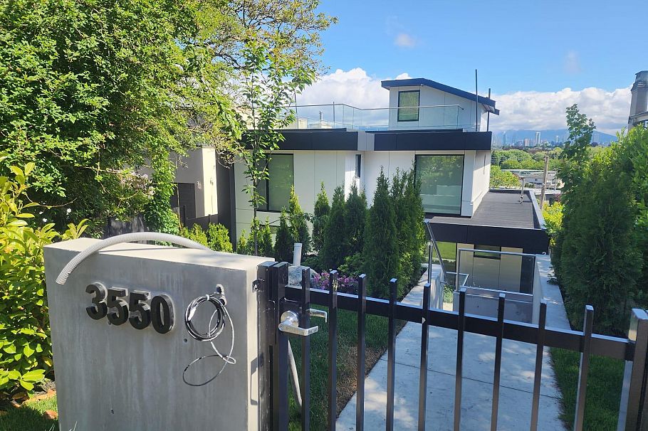 laneway 3550 QUESNEL DRIVE, Vancouver BC V6L 2W6 Vancouver, BC - 1