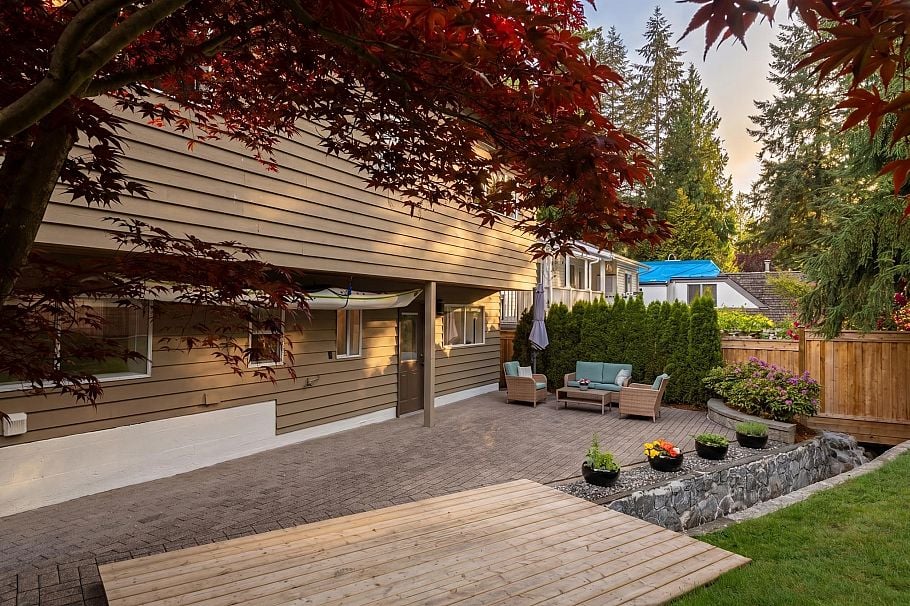 676 Wellington Drive North Vancouver, BC - 33