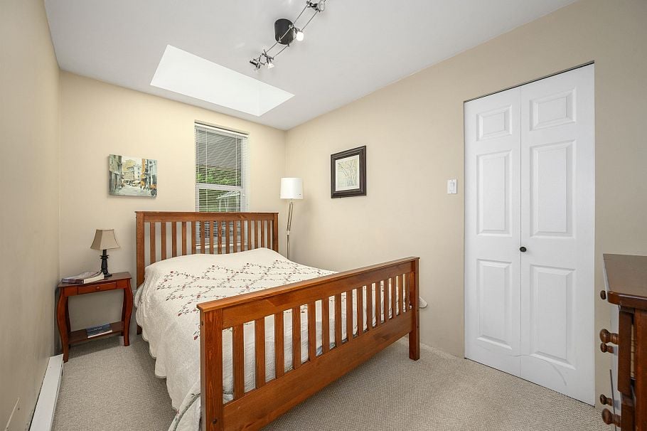 1747 Bellelynn Place North Vancouver, BC - 21