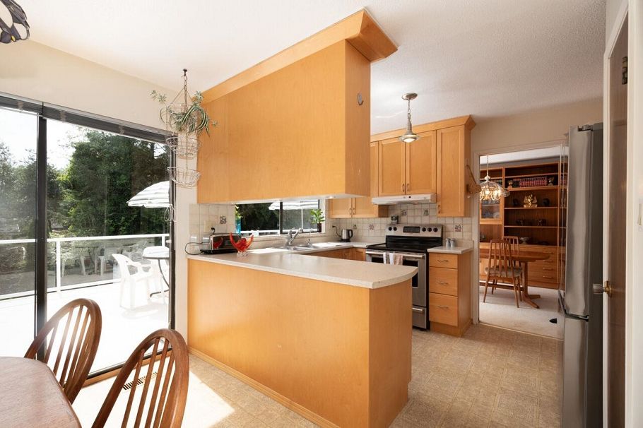 4057 Violet Street North Vancouver, BC - 14