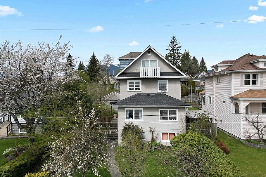 444 E 6th Street North Vancouver, BC - 1