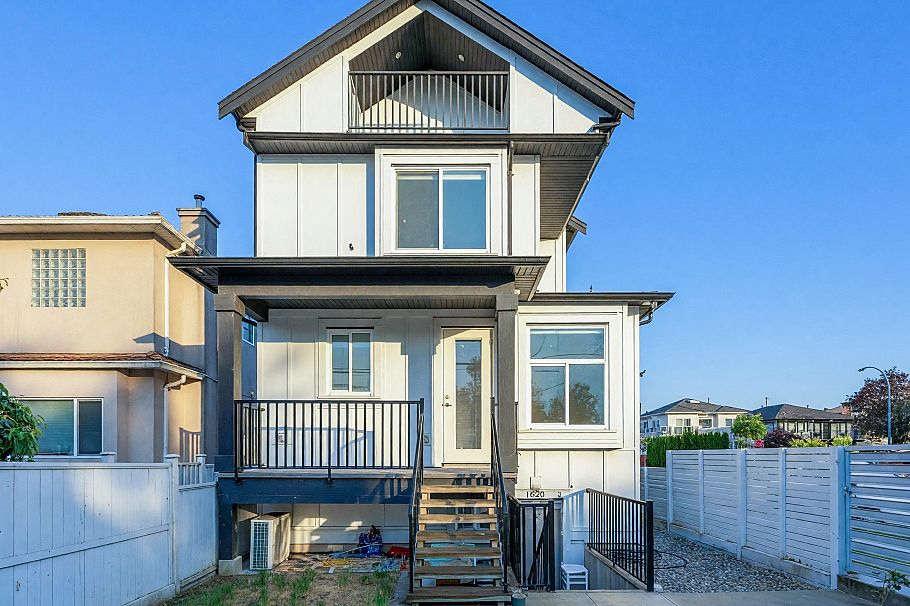 1620 E 53rd Avenue Vancouver, BC - 35