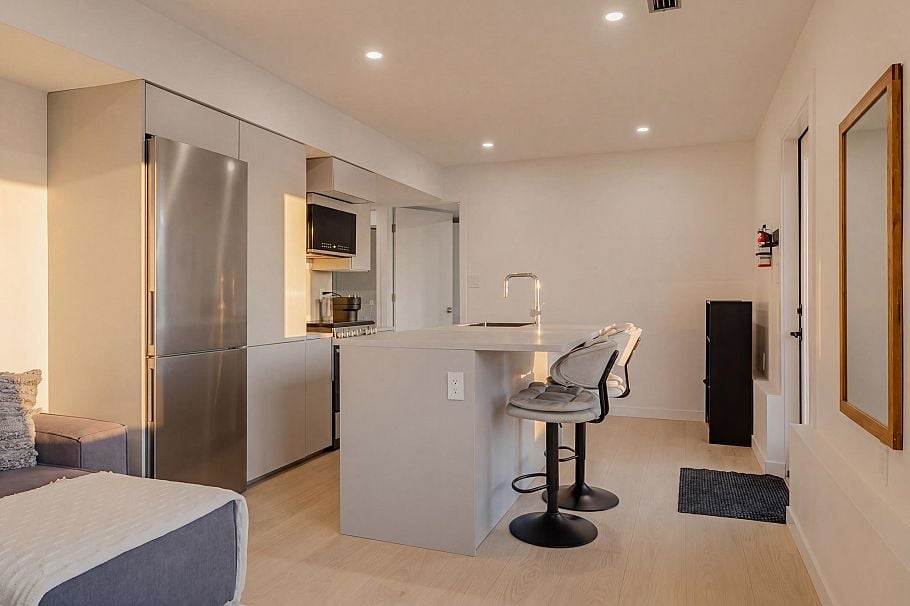 2221 Bowser Avenue North Vancouver, BC - 26