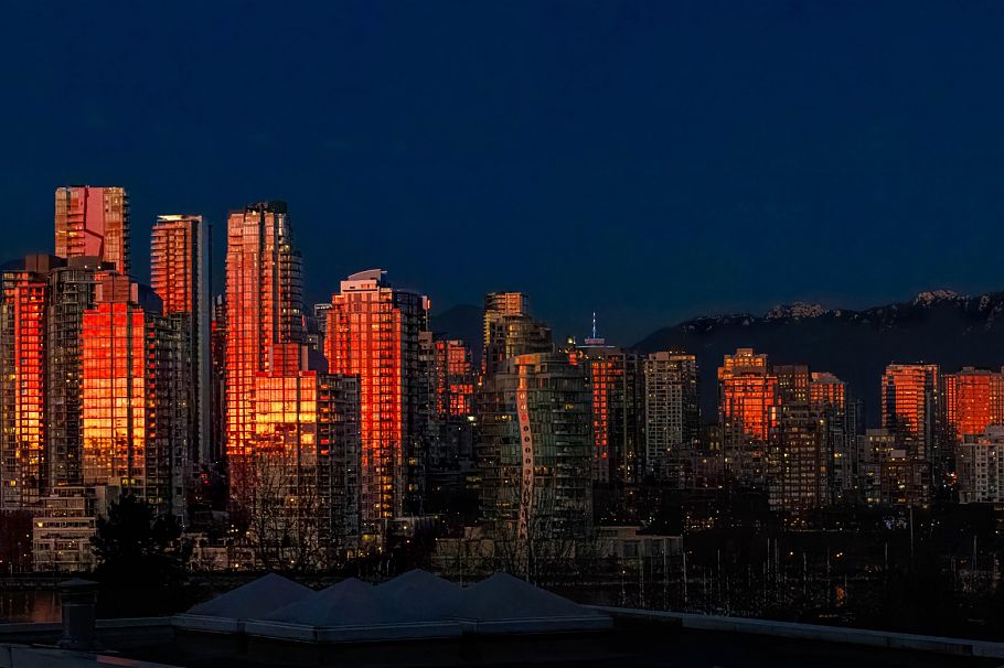 1261 W 7th Avenue Vancouver, BC - 19