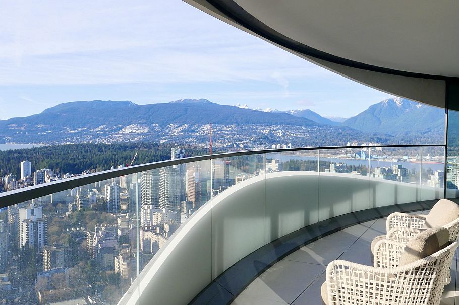 4002 1033 Nelson Street Vancouver, BC - 2