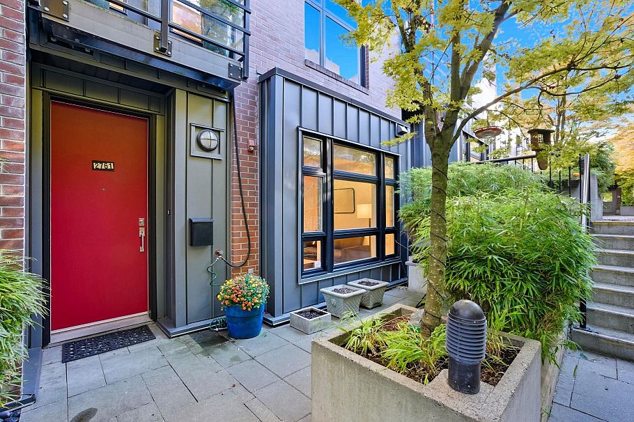 2761 Guelph Street Vancouver, BC - 2