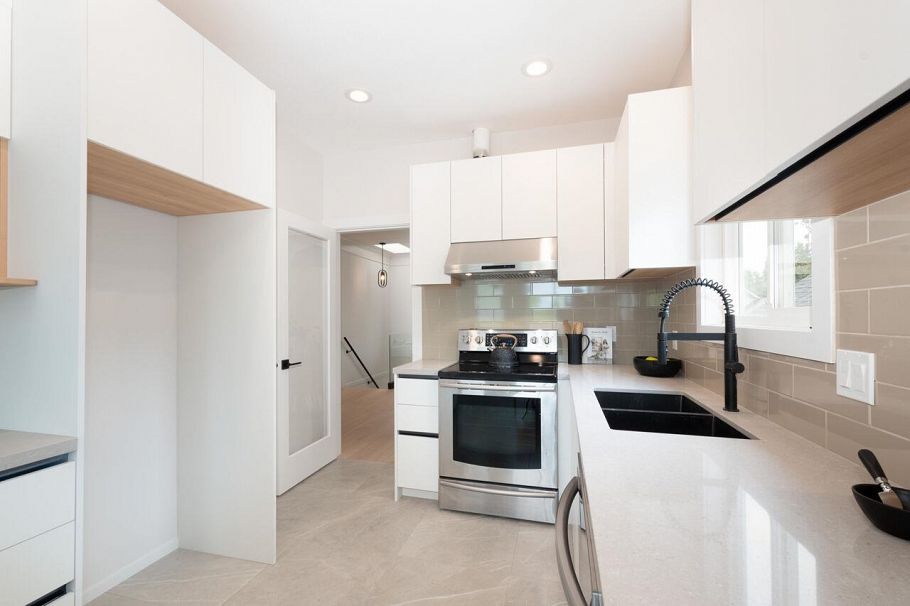 827 E 32nd Avenue Vancouver, BC - 16
