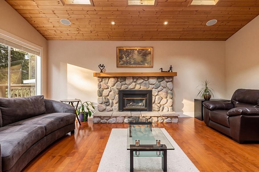 676 Wellington Drive North Vancouver, BC - 5