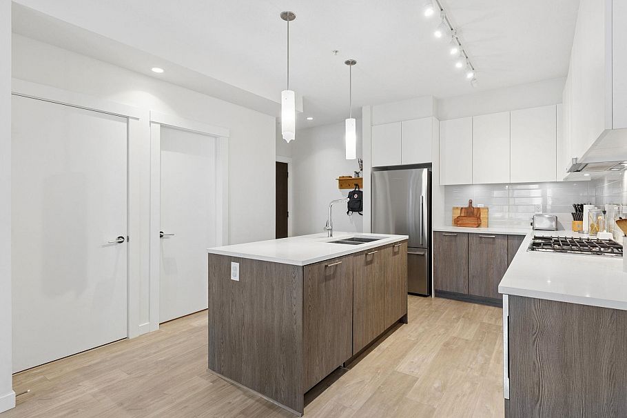 211 625 E 3rd Street North Vancouver, BC - 9