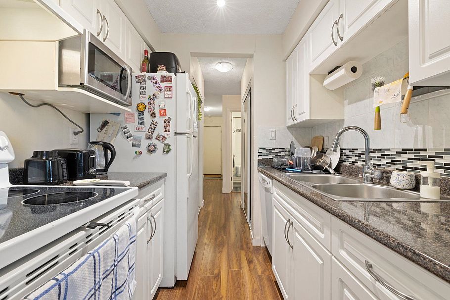 305 175 E 4th Street North Vancouver, BC - 7