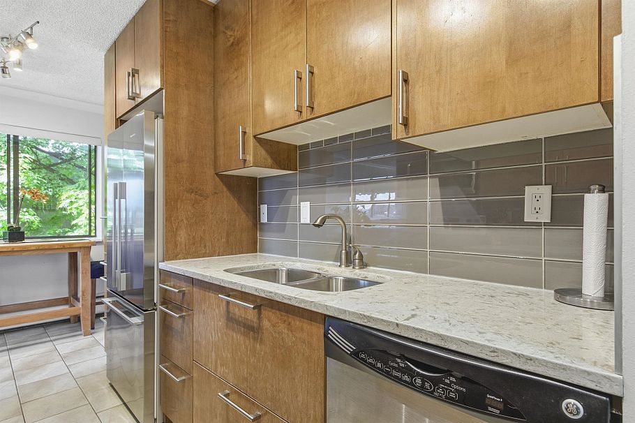222 340 W 3rd Street North Vancouver, BC - 3