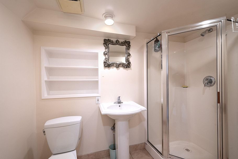 3908 Blenheim Street Vancouver, BC - 27