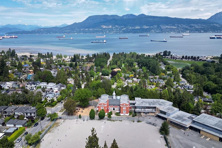 4399 Locarno Crescent Vancouver, BC - 3