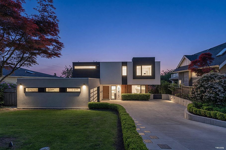 4275 Chelsea Crescent North Vancouver, BC - 1