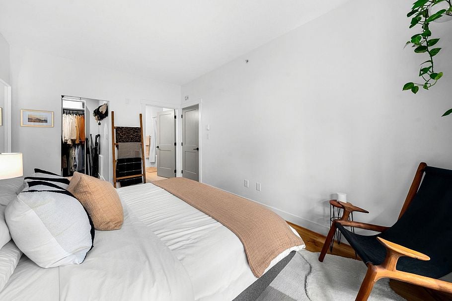 412 2601 Whiteley Court North Vancouver, BC - 25