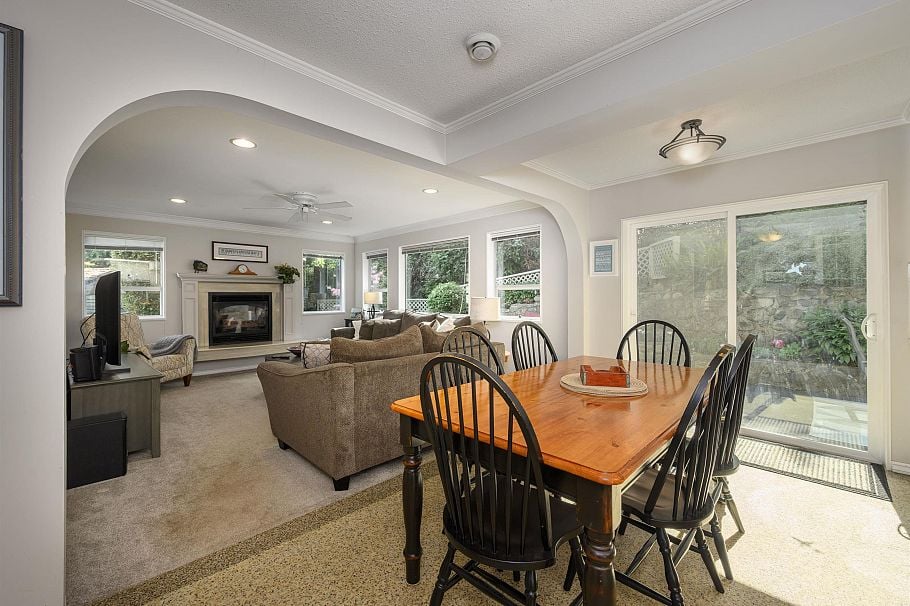1747 Bellelynn Place North Vancouver, BC - 15