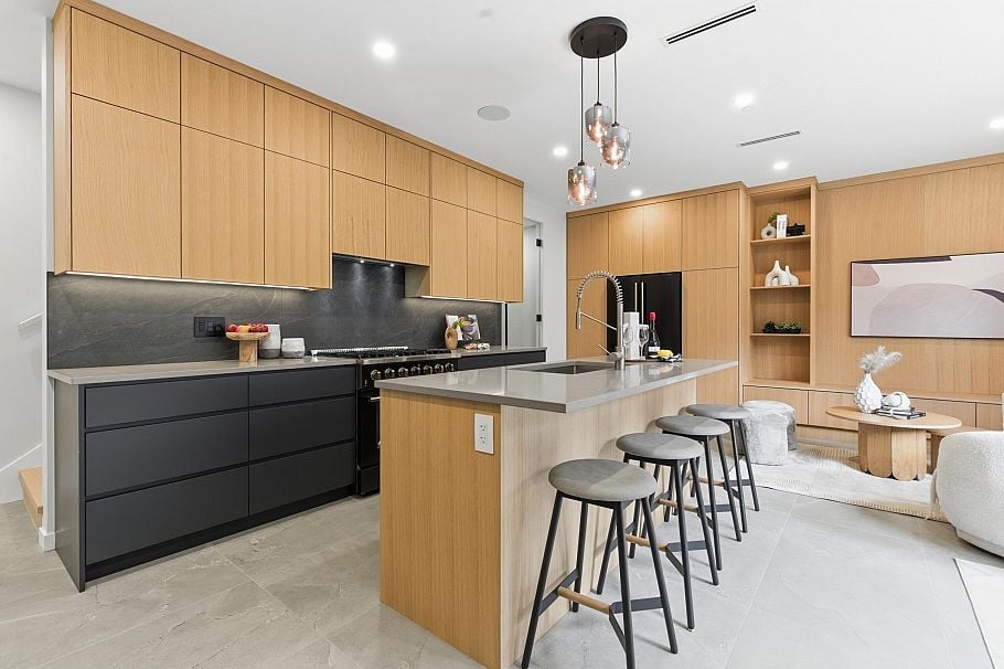 1 2091 E 20th Avenue Vancouver, BC - 6