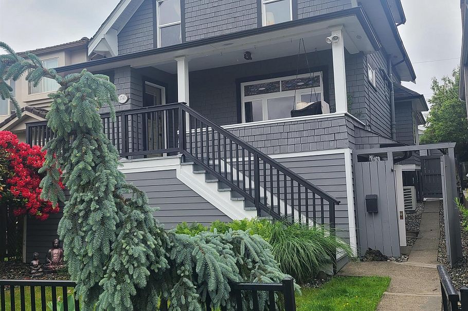 3740 Lanark Street Vancouver, BC - 1