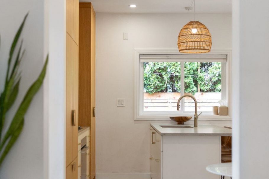 737-745 St. Andrews Avenue North Vancouver, BC - 2