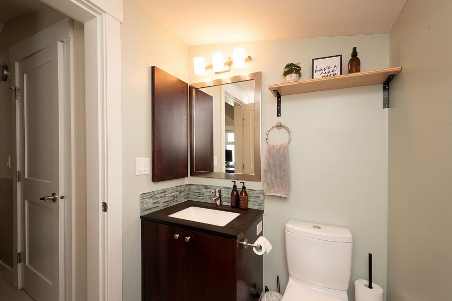 3908 Blenheim Street Vancouver, BC - 39